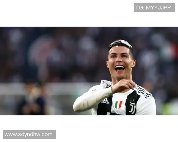 全球足球明星风采大揭秘:从梅西到C罗的传奇之路 全球足球明星风采大揭秘:从梅西到C罗的传奇之路