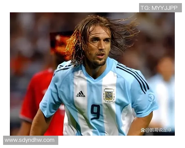 足球明星西西的传奇故事与成就揭秘 足球明星西西的传奇故事与成就揭秘