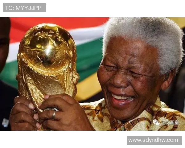 光头球员的传奇人生足球场上的光辉与坚持